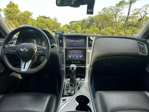 Infiniti Q50L