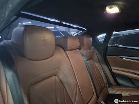 Maserati Quattroporte