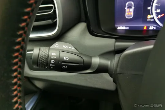 Lynk & Co 02