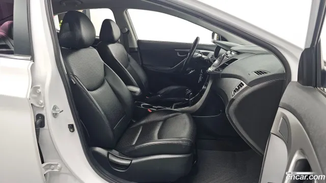 Hyundai Elantra (Avante)