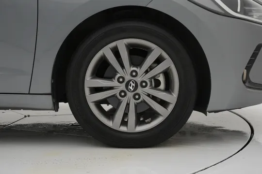 Hyundai Elantra (Avante)