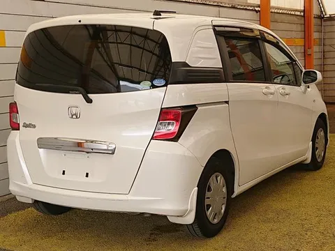 Honda Freed Spike