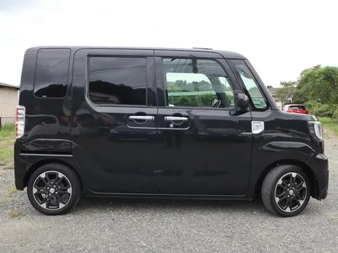 Toyota Pixis Mega