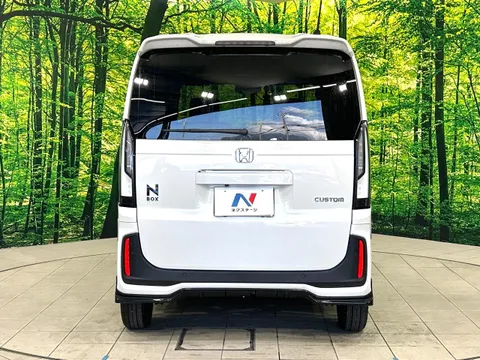 Honda N-BOX Custom