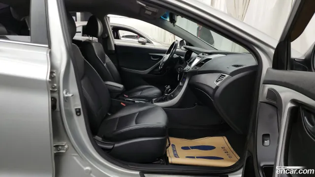Hyundai Elantra (Avante)