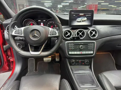 Mercedes-Benz Mercedes-Benz GLA