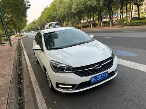 Chery Arrizo 5