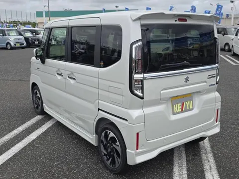 Suzuki Spacia Custom