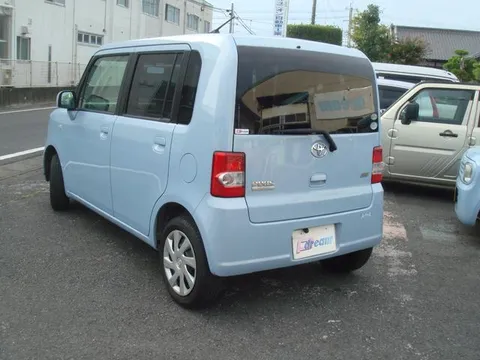 Toyota Pixis Space