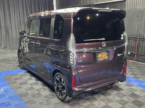 Honda N-BOX Custom