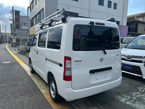 Toyota TownAce Van