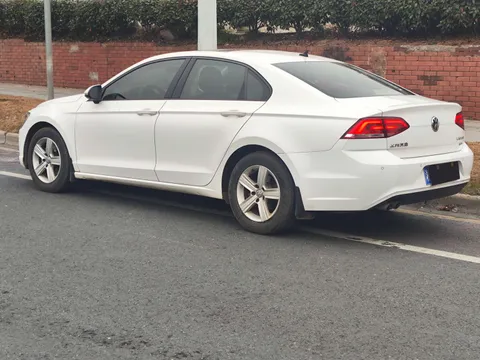 Volkswagen Lamando