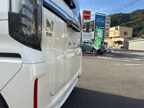 Honda N-BOX Custom
