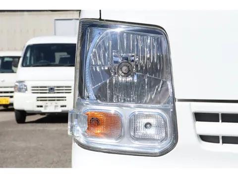 Mitsubishi Minicab Van