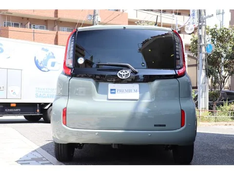 Toyota Sienta