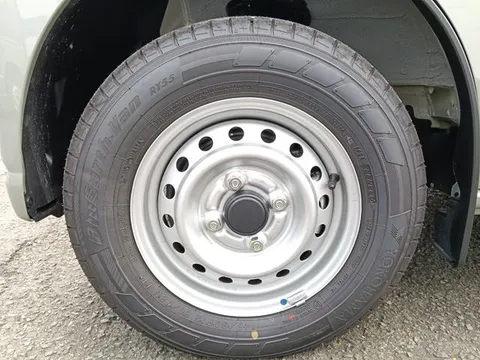 Nissan Clipper Van