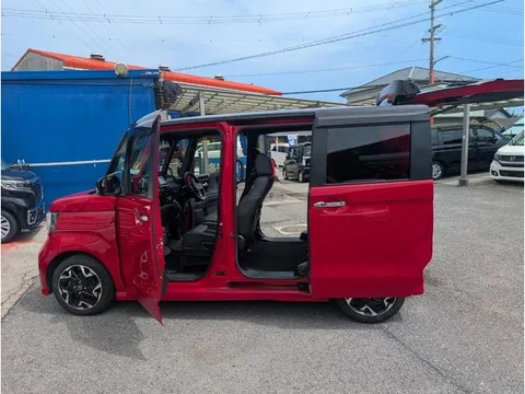 Honda N-BOX Custom