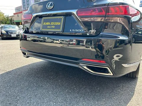 Lexus LS