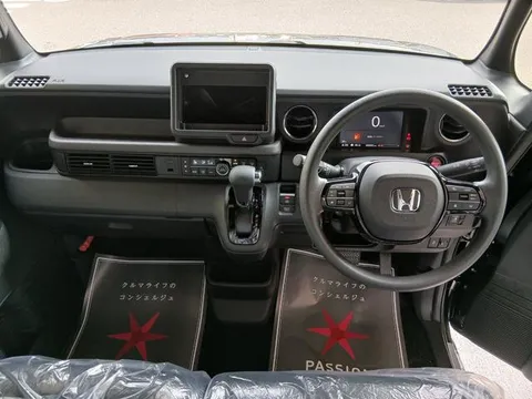 Honda N-BOX Custom