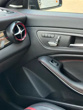 Mercedes-Benz Mercedes-Benz CLA
