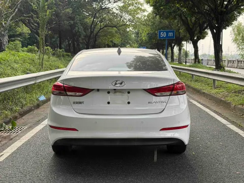 Hyundai Elantra (Avante)