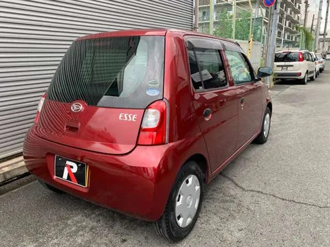 Daihatsu Esse