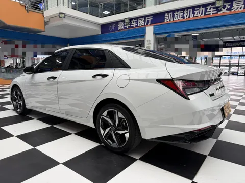 Hyundai Elantra (Avante)