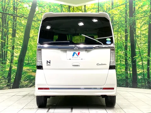Honda N-BOX Custom
