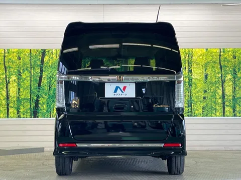 Honda N-BOX Custom