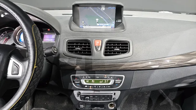 Renault SM3