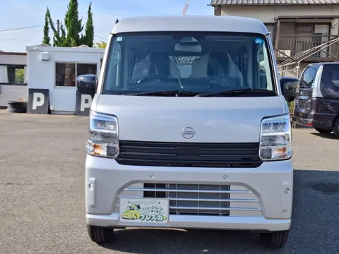 Nissan Clipper Van