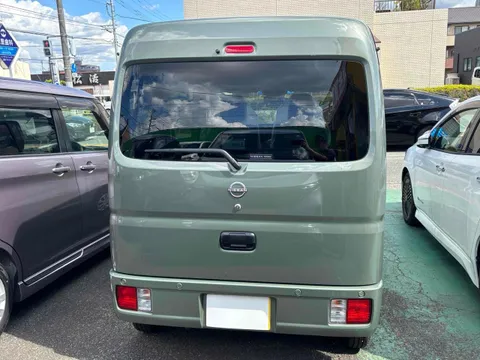 Nissan Clipper Van
