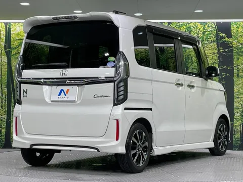 Honda N-BOX Custom