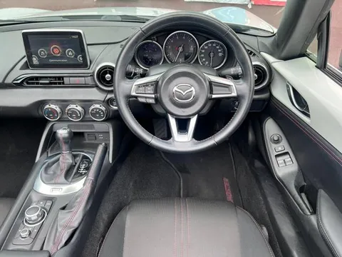 Mazda MX-5 (Roadster)