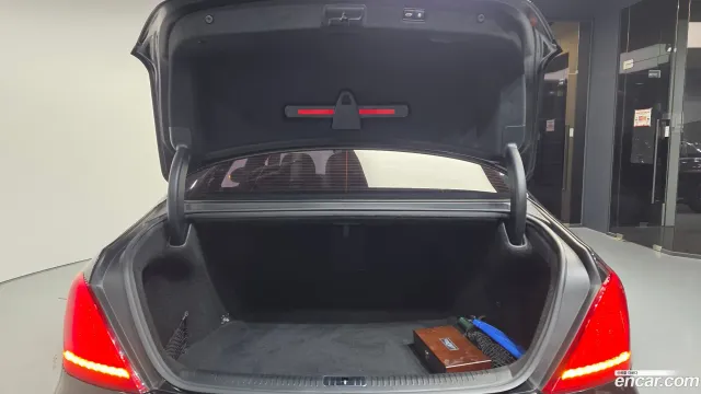 Genesis G90 (EQ900)