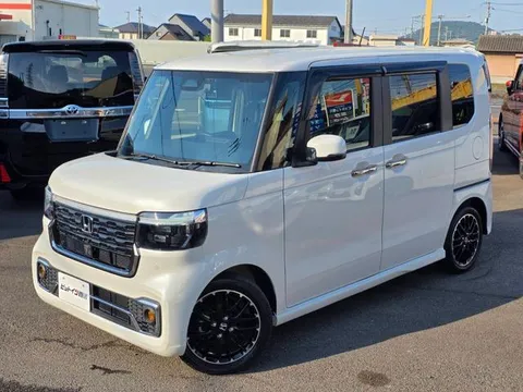 Honda N-BOX Custom
