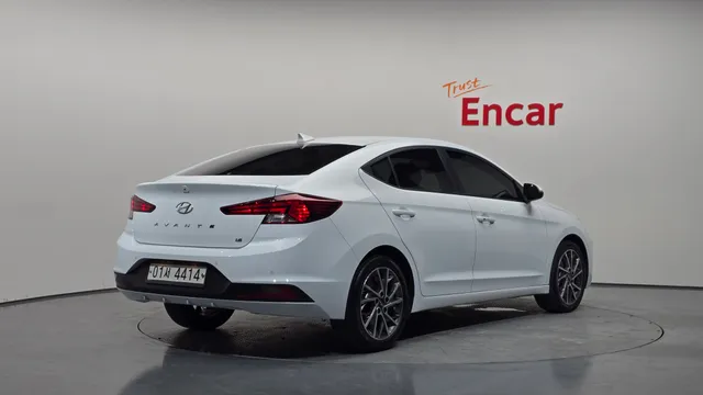 Hyundai Elantra (Avante)