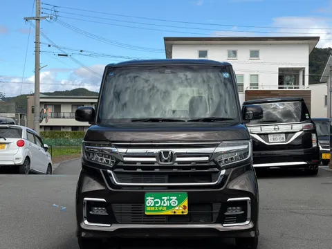 Honda N-BOX Custom