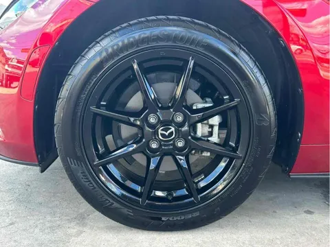 Mazda MX-5 (Roadster)