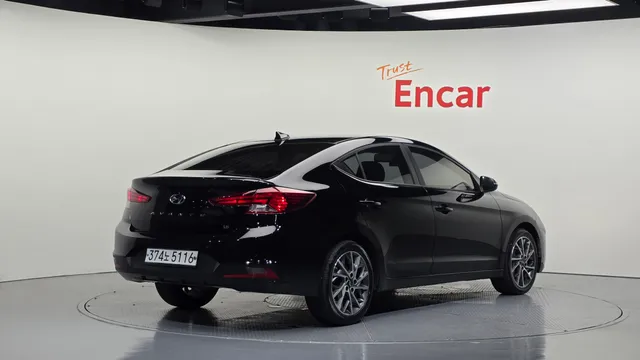 Hyundai Elantra (Avante)