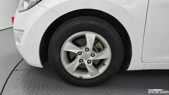 Hyundai Elantra (Avante)