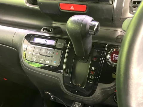 Honda N-BOX Slash