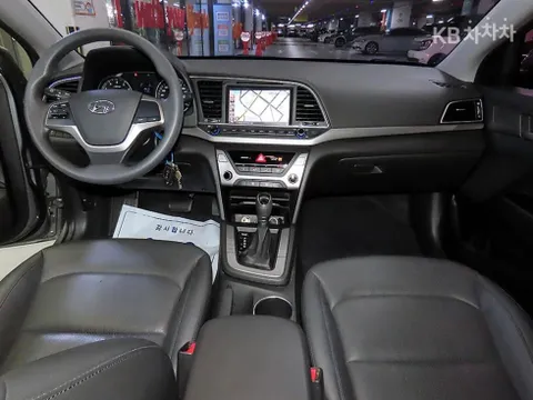 Hyundai Elantra (Avante)