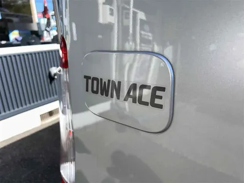 Toyota TownAce Van