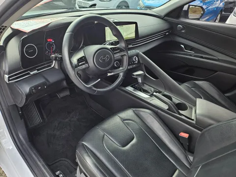 Hyundai Elantra (Avante)