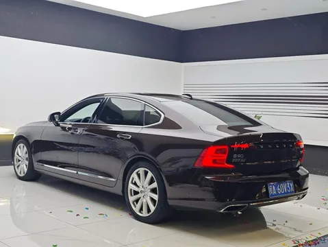 Volvo S90