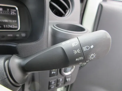 Daihatsu Mira Tocot