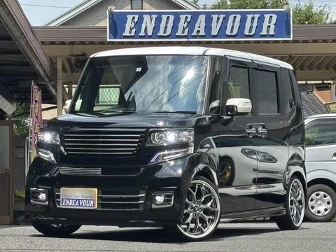 Honda N-BOX Custom