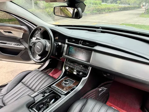 Jaguar XFL