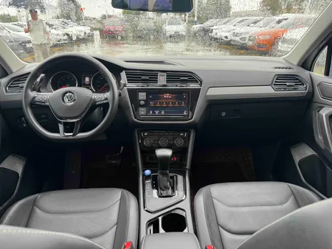Volkswagen Tiguan L